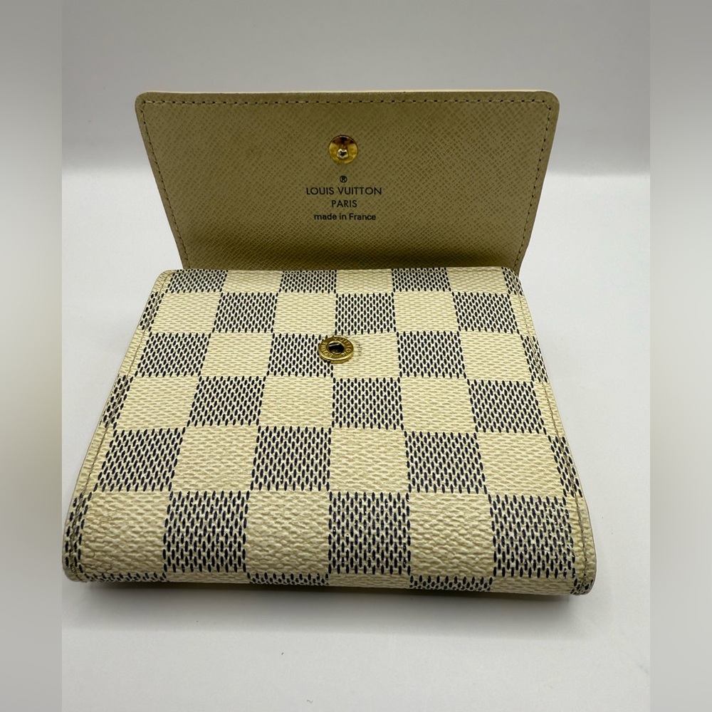 Louis Vuitton White And Grey Wallet